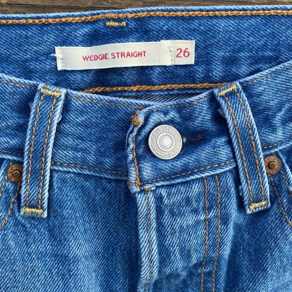 Levi’s wedgie straight cut off raw hem jeans - Picture 2 of 5